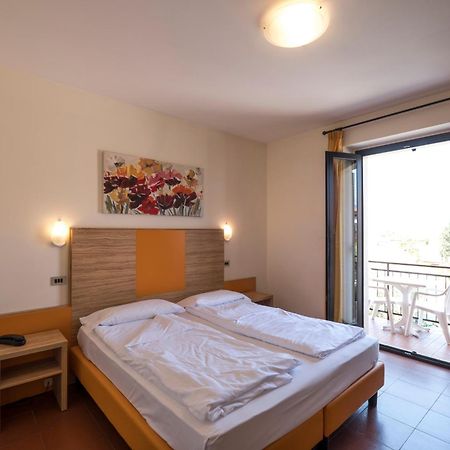 Hotel Garni Onda à Torri Del Benaco Chambre photo