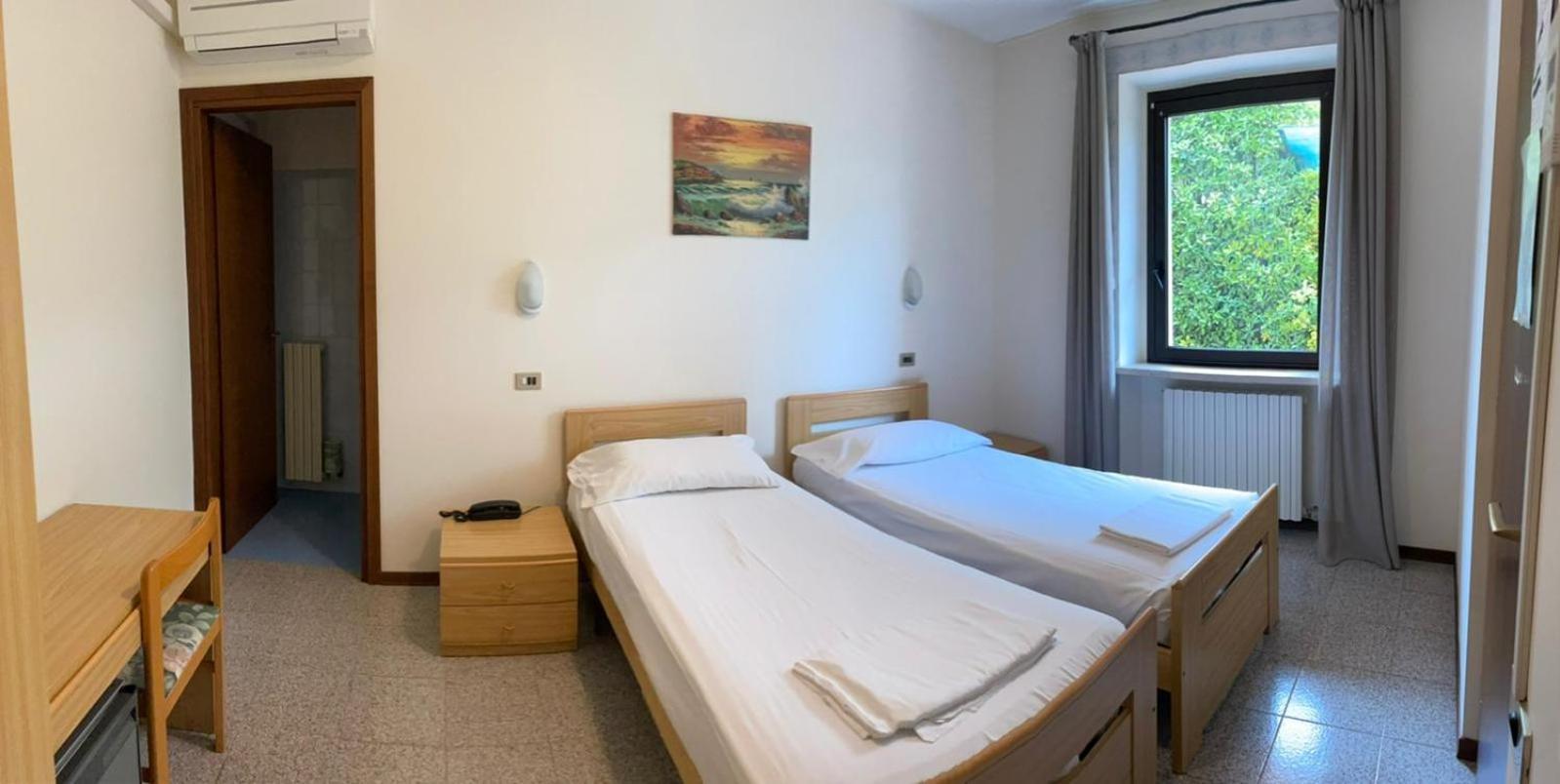 Hotel Garni Onda à Torri Del Benaco Chambre photo