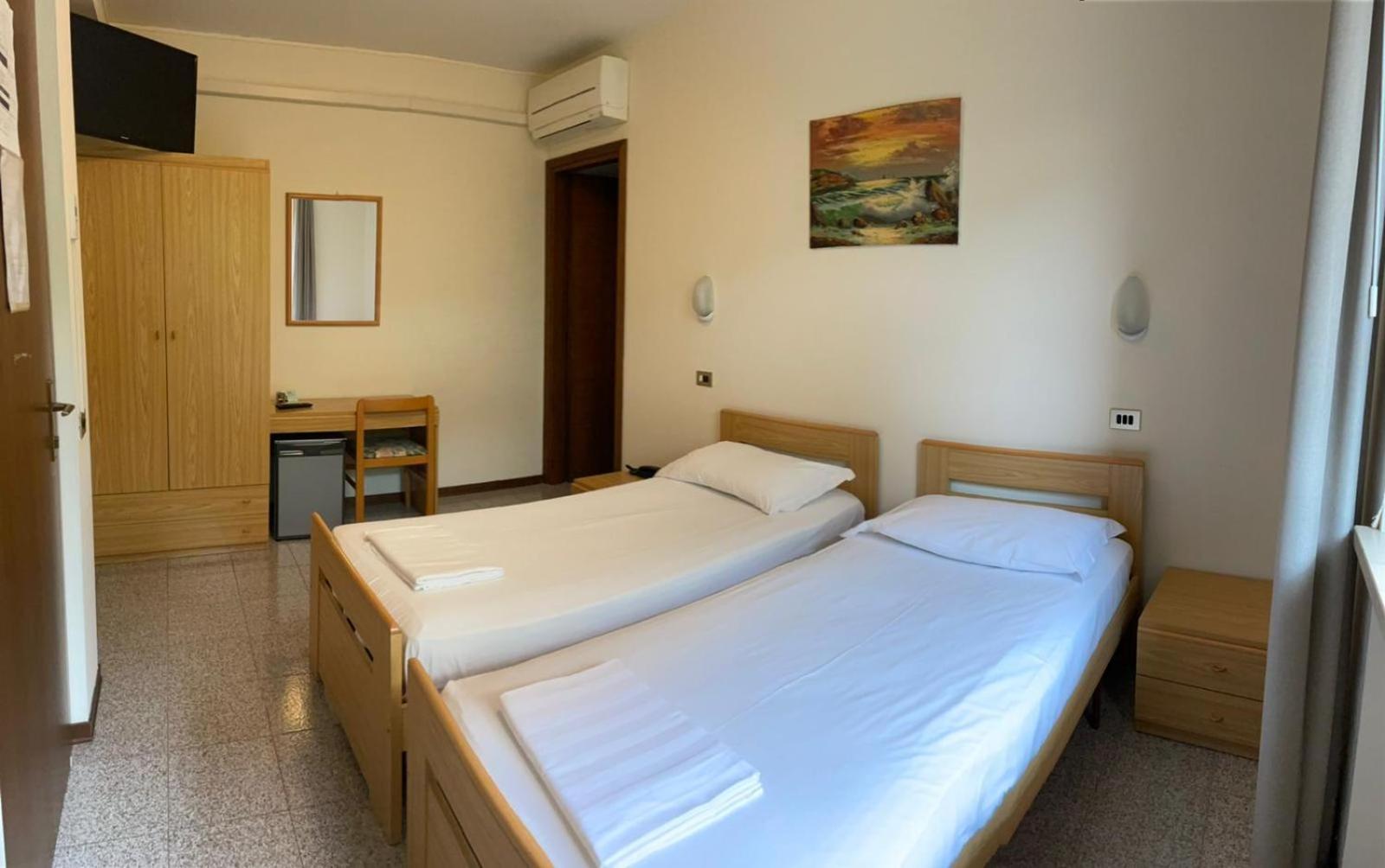 Hotel Garni Onda à Torri Del Benaco Chambre photo