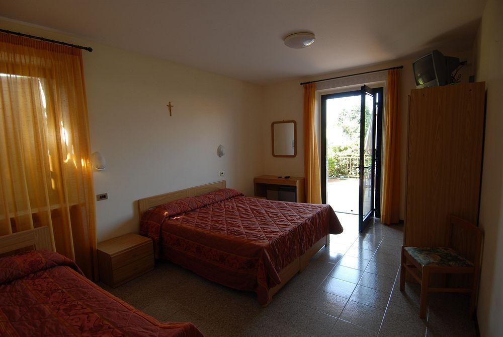 Hotel Garni Onda à Torri Del Benaco Extérieur photo