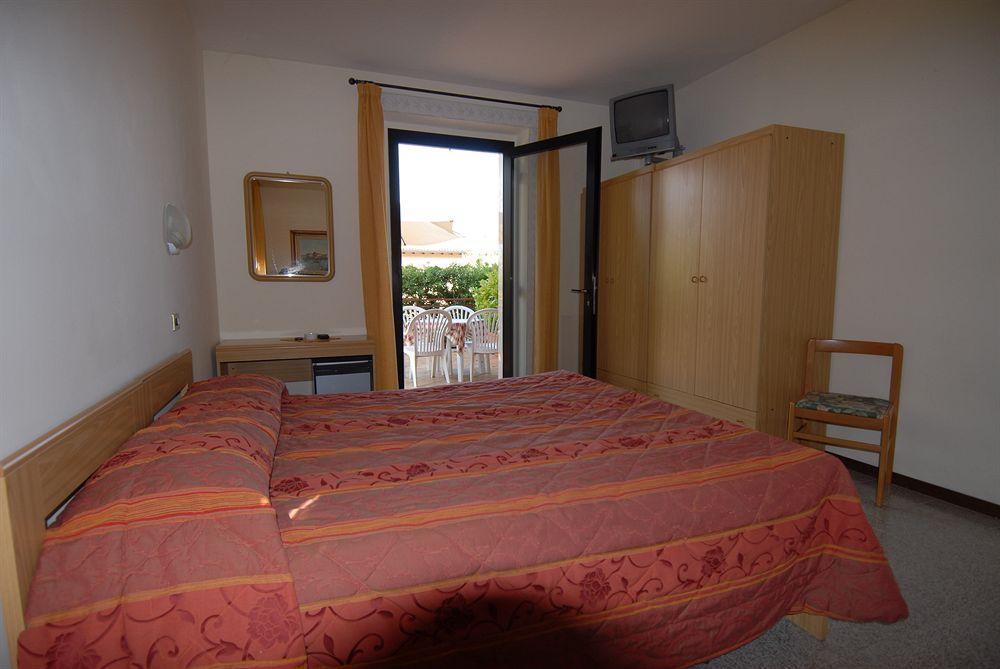 Hotel Garni Onda à Torri Del Benaco Extérieur photo