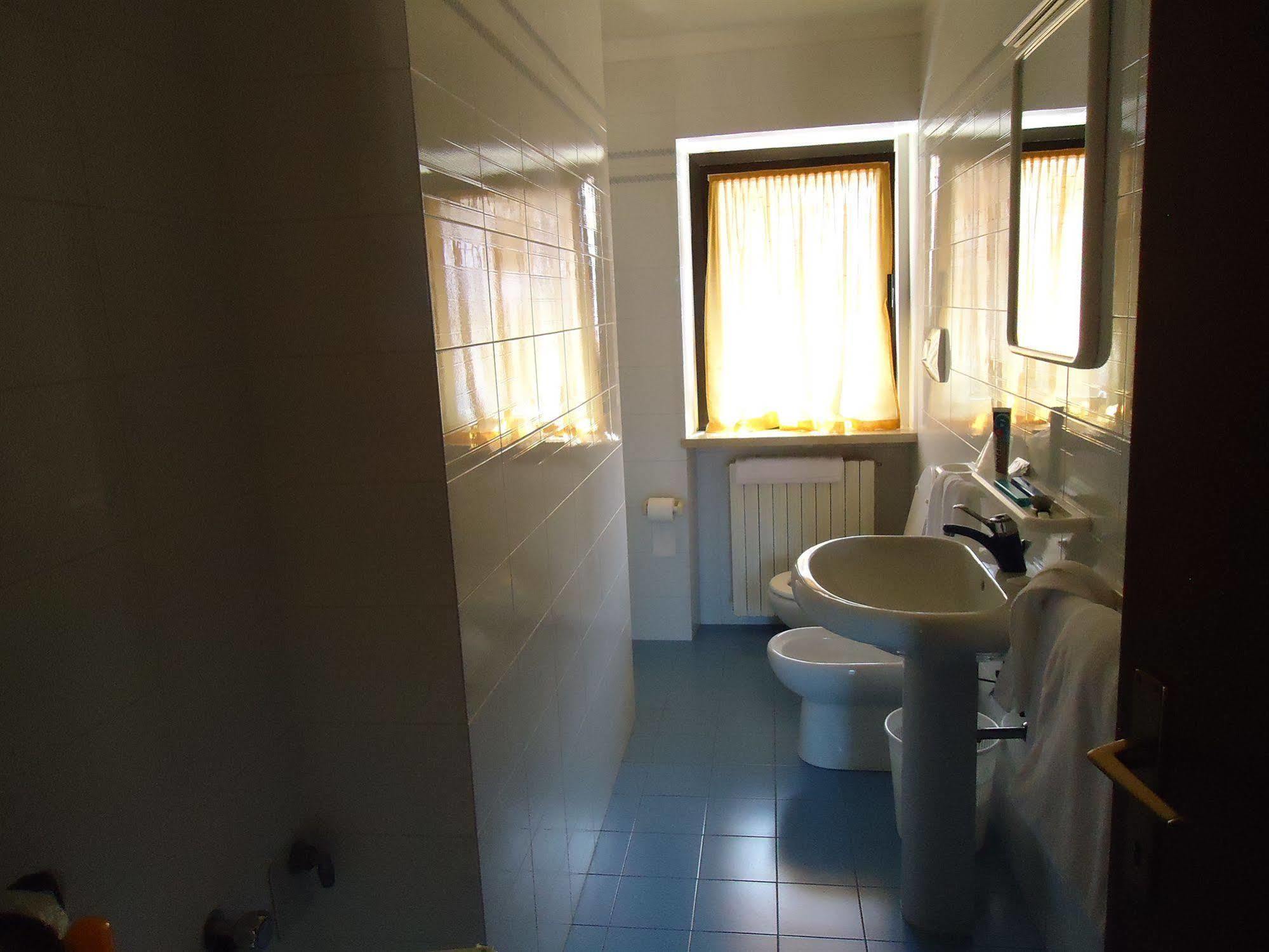 Hotel Garni Onda à Torri Del Benaco Extérieur photo