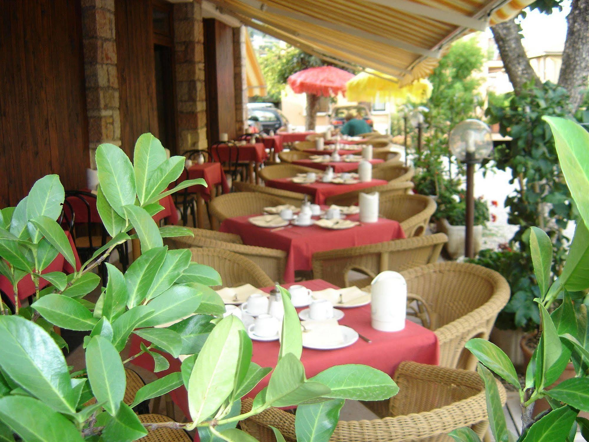 Hotel Garni Onda à Torri Del Benaco Extérieur photo