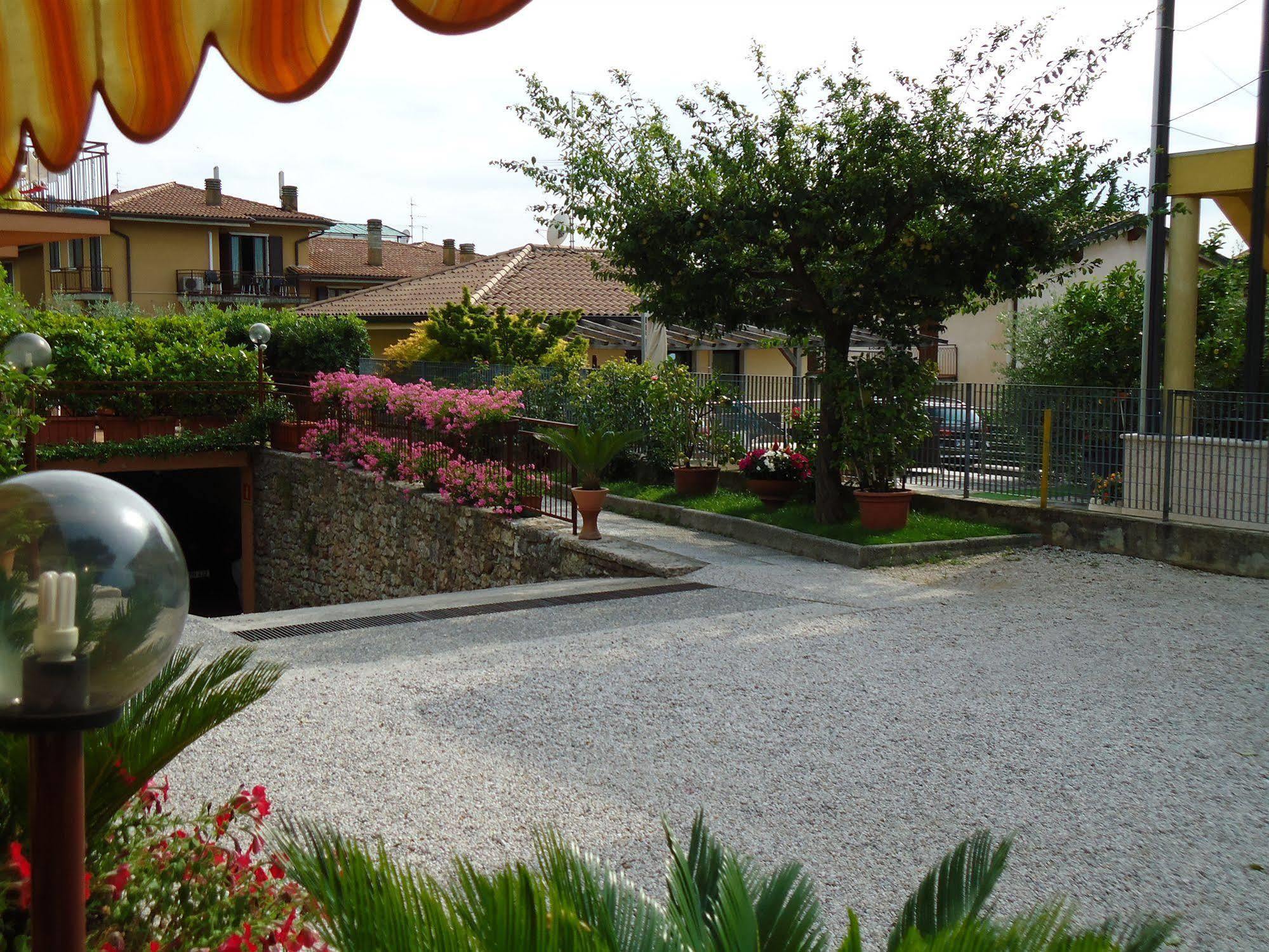 Hotel Garni Onda à Torri Del Benaco Extérieur photo