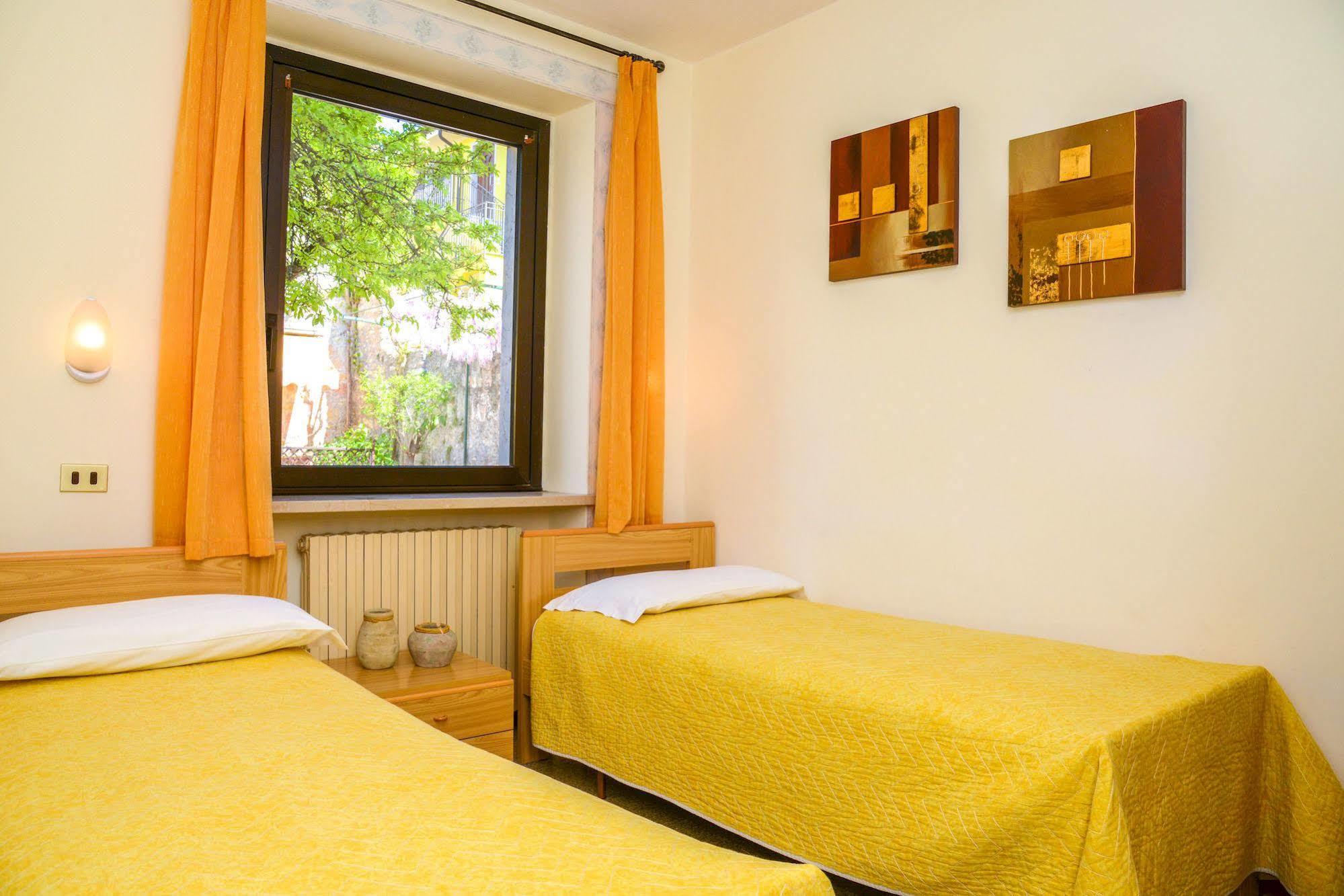 Hotel Garni Onda à Torri Del Benaco Extérieur photo