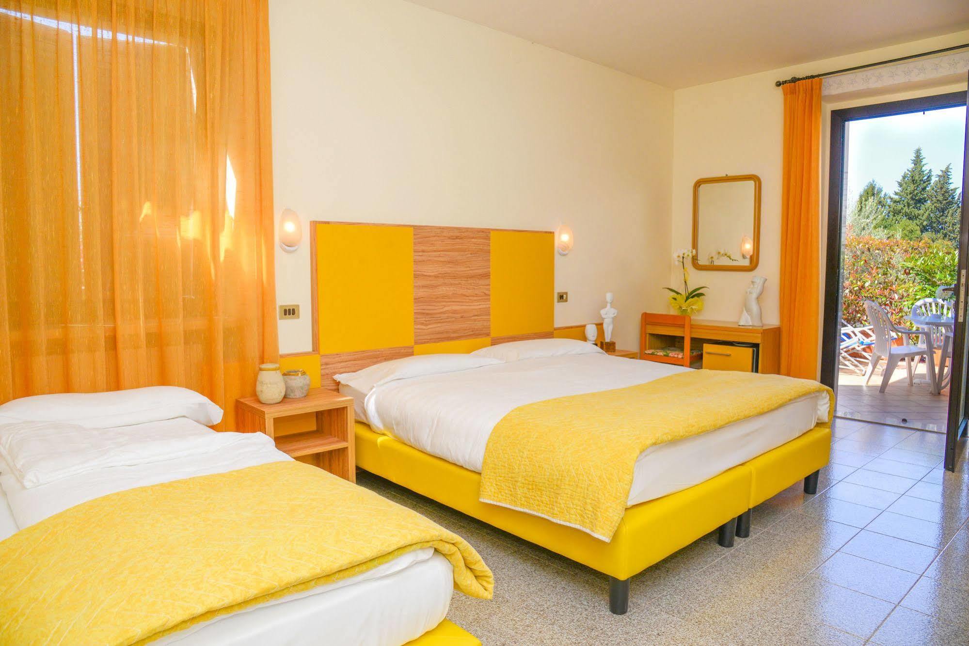 Hotel Garni Onda à Torri Del Benaco Extérieur photo