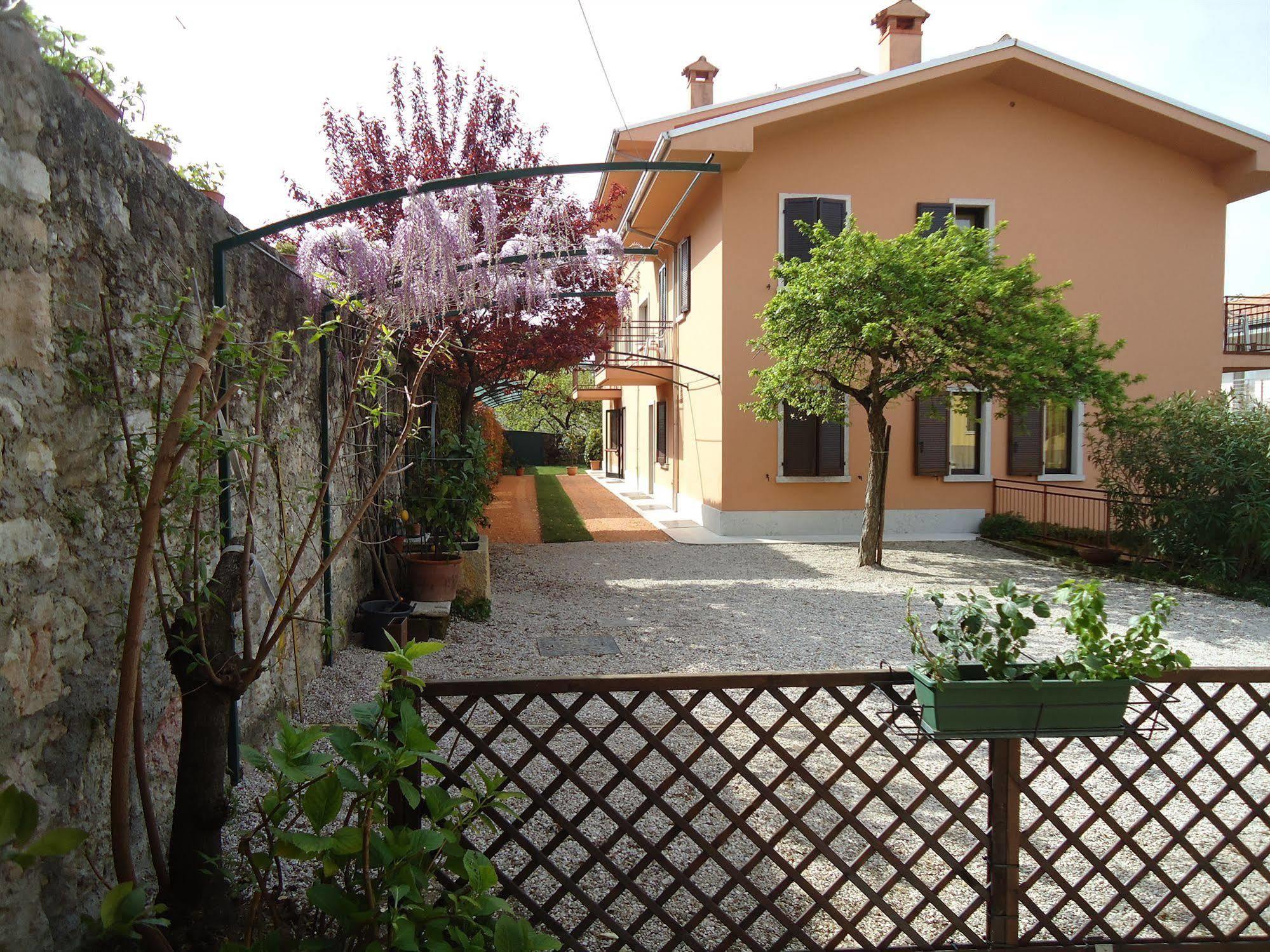 Hotel Garni Onda à Torri Del Benaco Extérieur photo